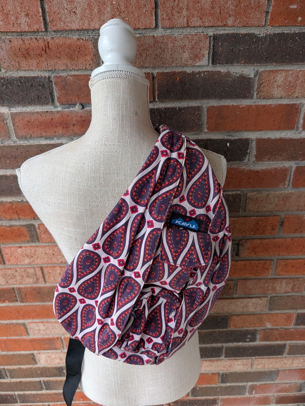 💕EUC Kavu Rope Sling Adjustable Unisex Paisley Teardrop Crossbody Sling Bag